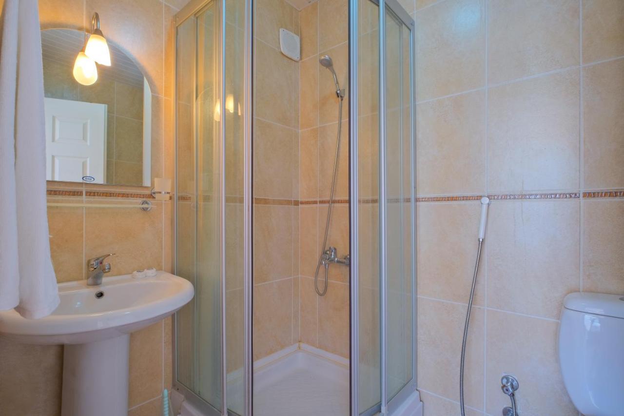 Yas Calis Beach Villa Fethiye Eksteriør billede